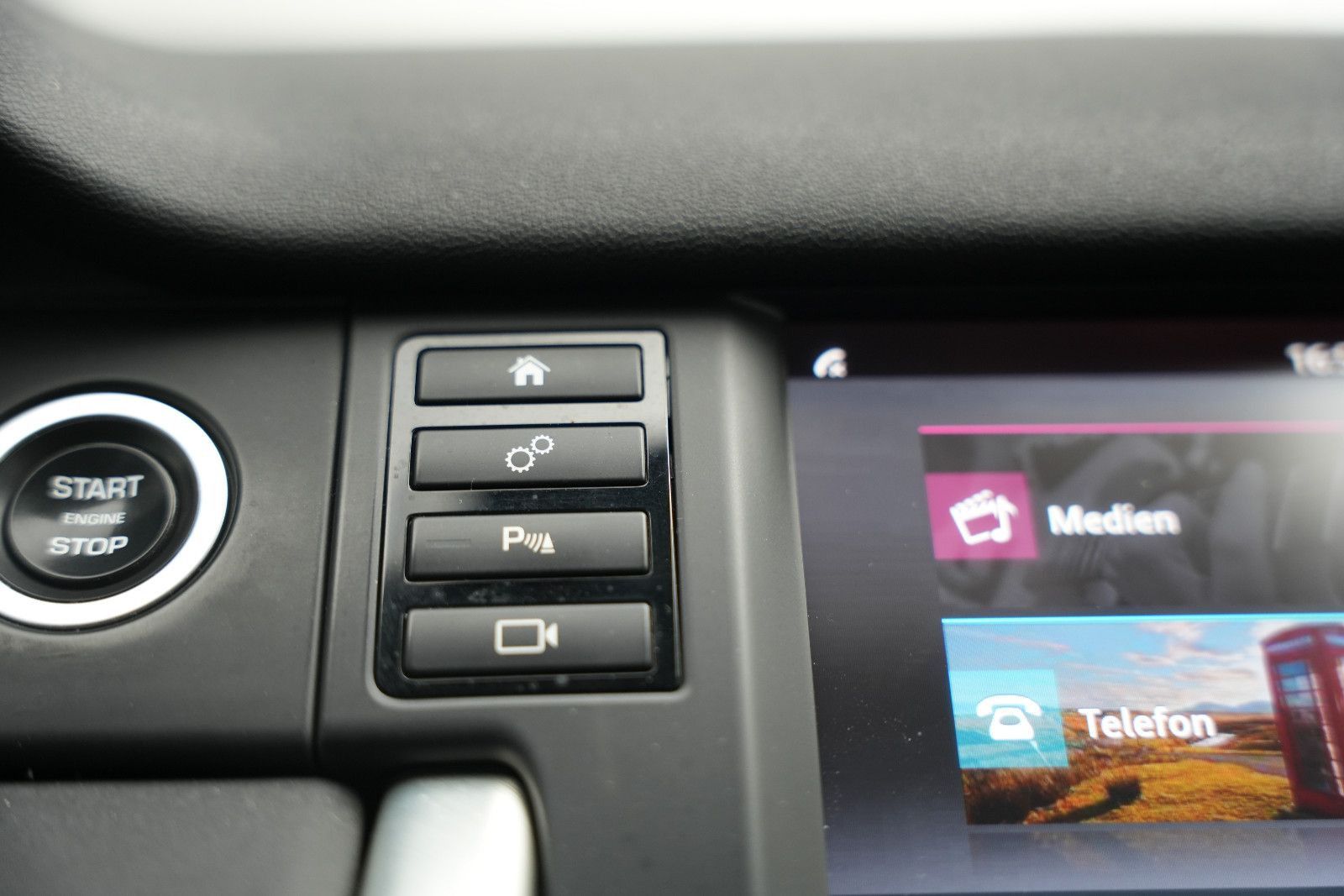 Fahrzeugabbildung Land Rover Discovery Sport SE AWD *Kamera*Navi*SHZ