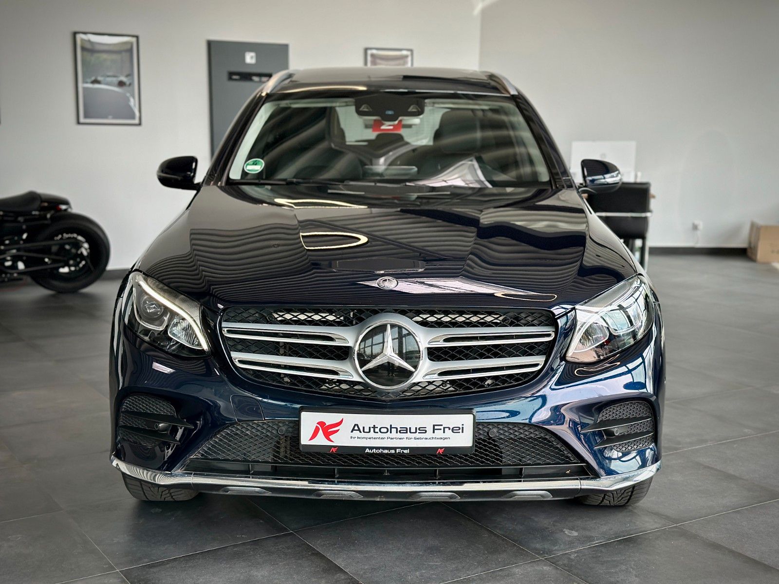 MERCEDES-BENZ GLC 220 4Matic AMG*StandHZ*Distro+*Keyless*Pano*