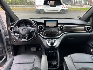 Mercedes V 220 - 9