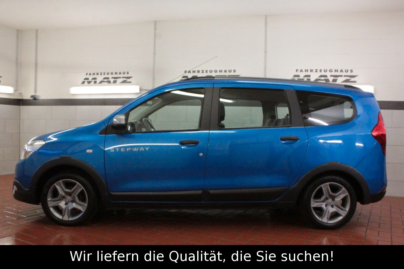 Fahrzeugabbildung Dacia Lodgy SCe 100 Stepway*7-Sitzer*Navi*