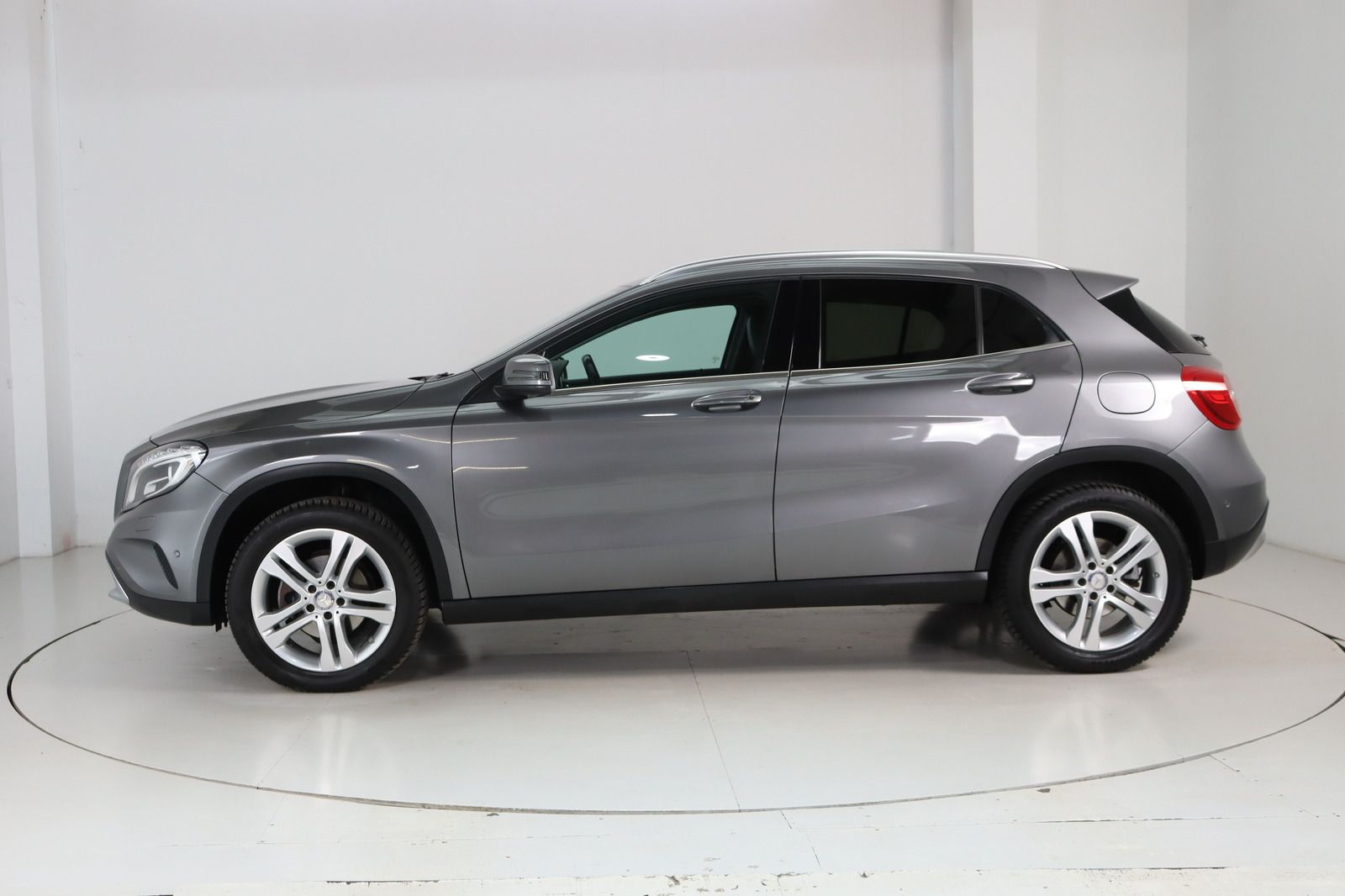 Fahrzeugabbildung Mercedes-Benz GLA 200 Score * Bi- Xenon * Navi * SHZ *