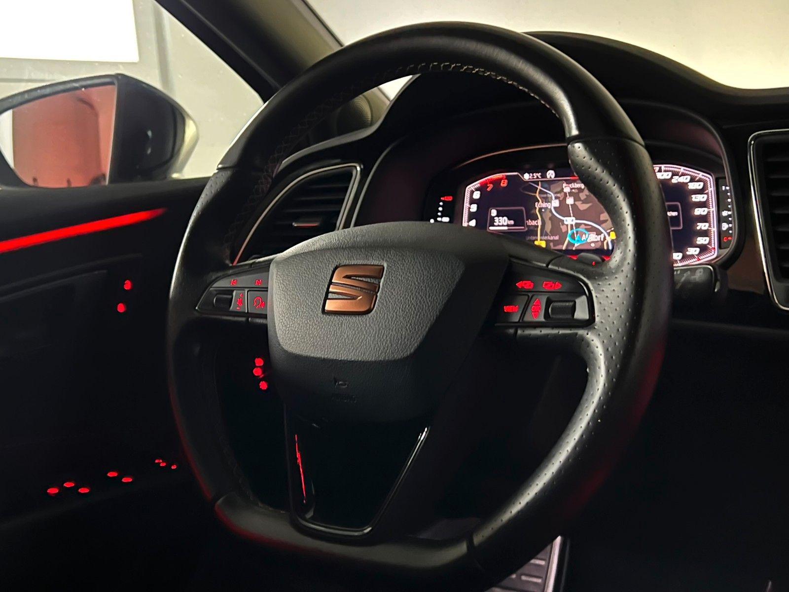 Fahrzeugabbildung SEAT Leon ST Cupra 300 4Dr. PERFORMANCE/SCHALE/BEATS