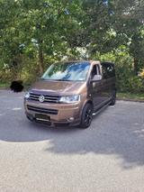 Volkswagen Multivan T5 Top Zustand - Volkswagen T5 Multivan in Düsseldorf