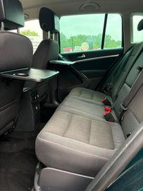 Volkswagen Tiguan - 11