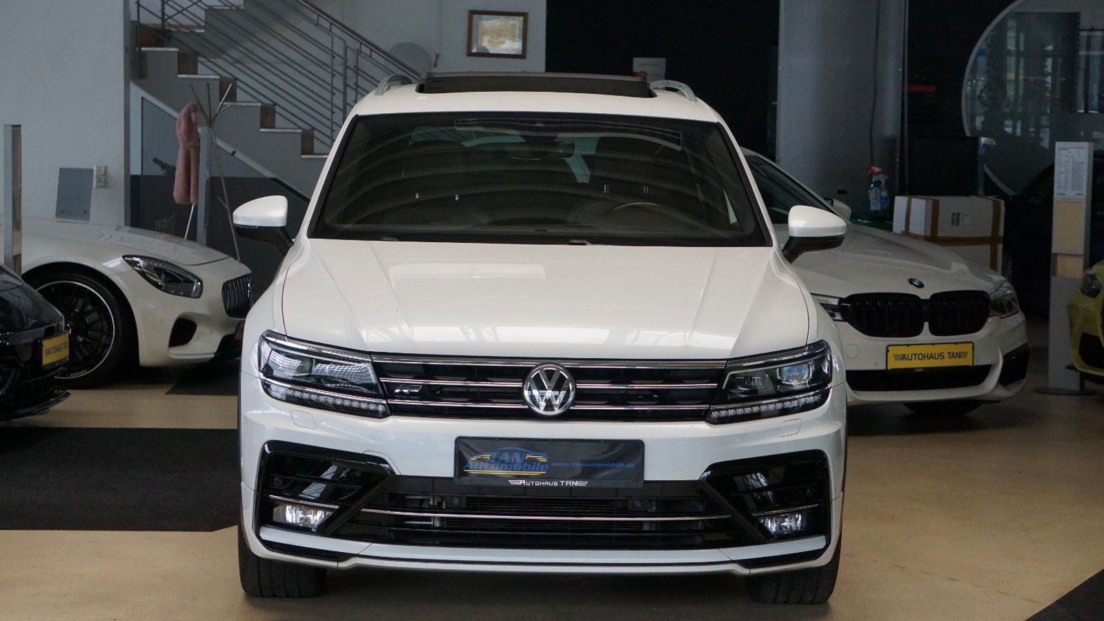 Fahrzeugabbildung Volkswagen Tiguan 4Motion R line *PANO*KAMERA*PERLMUTT*