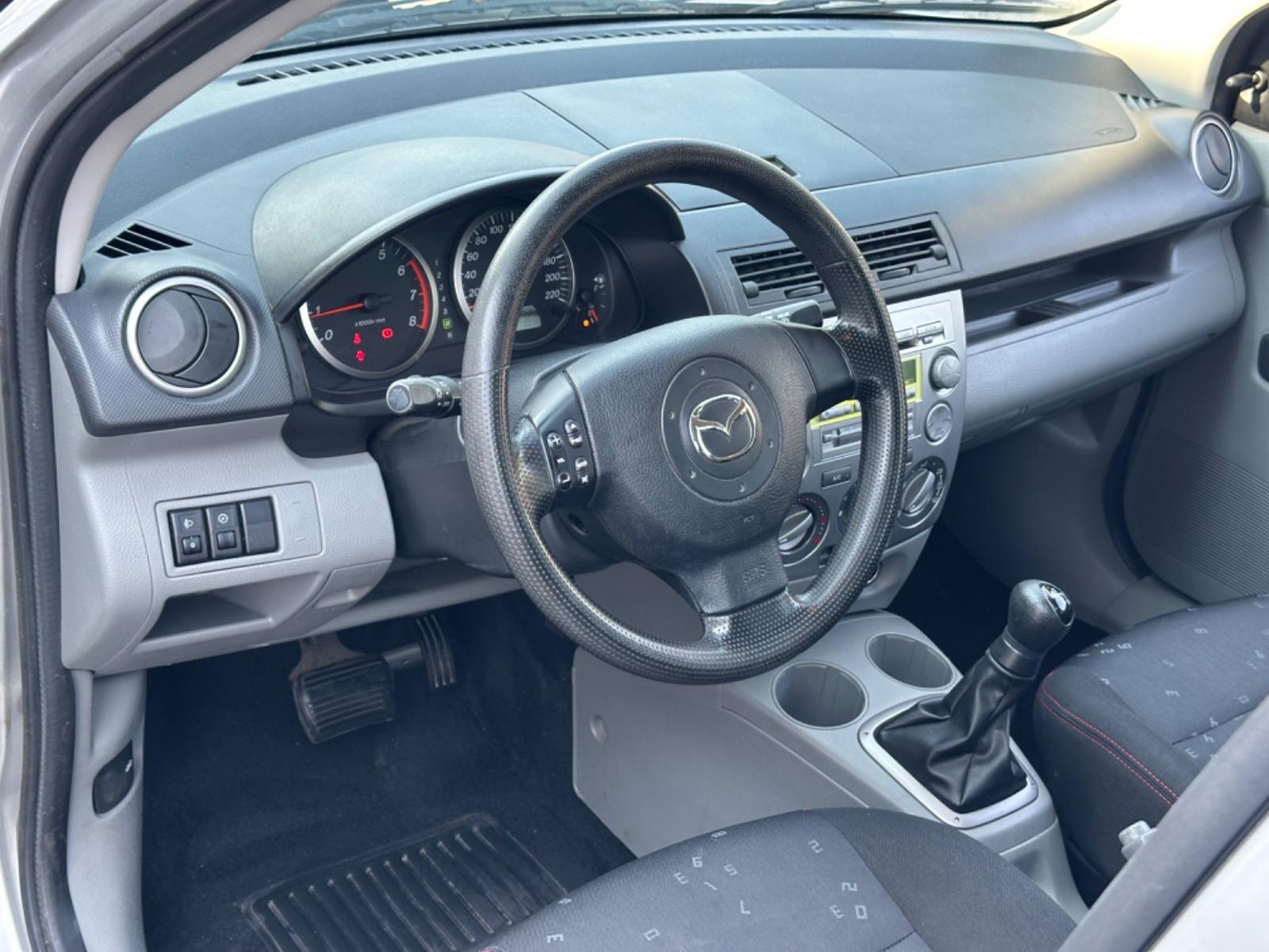 Mazda 2 Automatik 2.HD - Klima - Zahnriemen & TÜV NEU