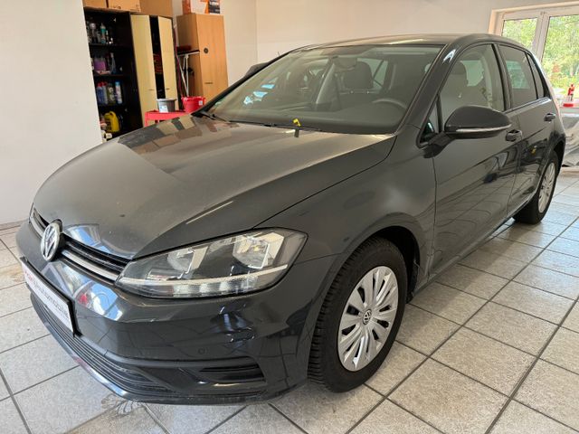 Volkswagen Golf VII Trendline*1.Hand*Scheckheft*PDC*Klima*