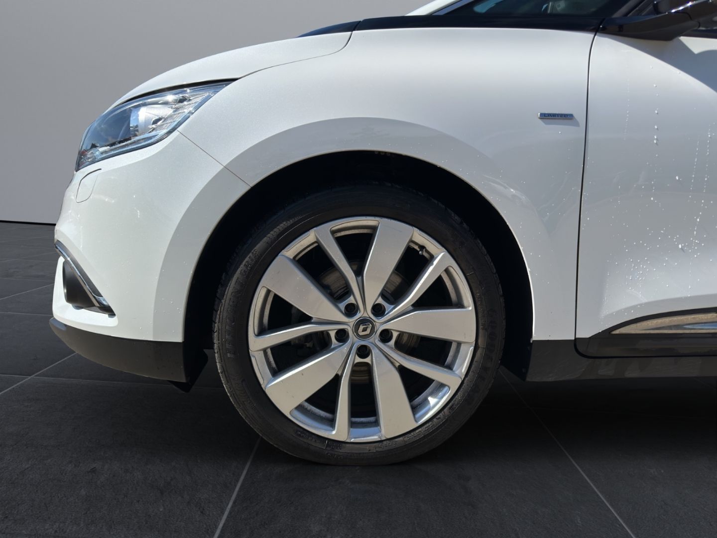 Fahrzeugabbildung Renault Scenic IV Limited 1.3 TCe 140 EDC EU6d-T Navi Ap