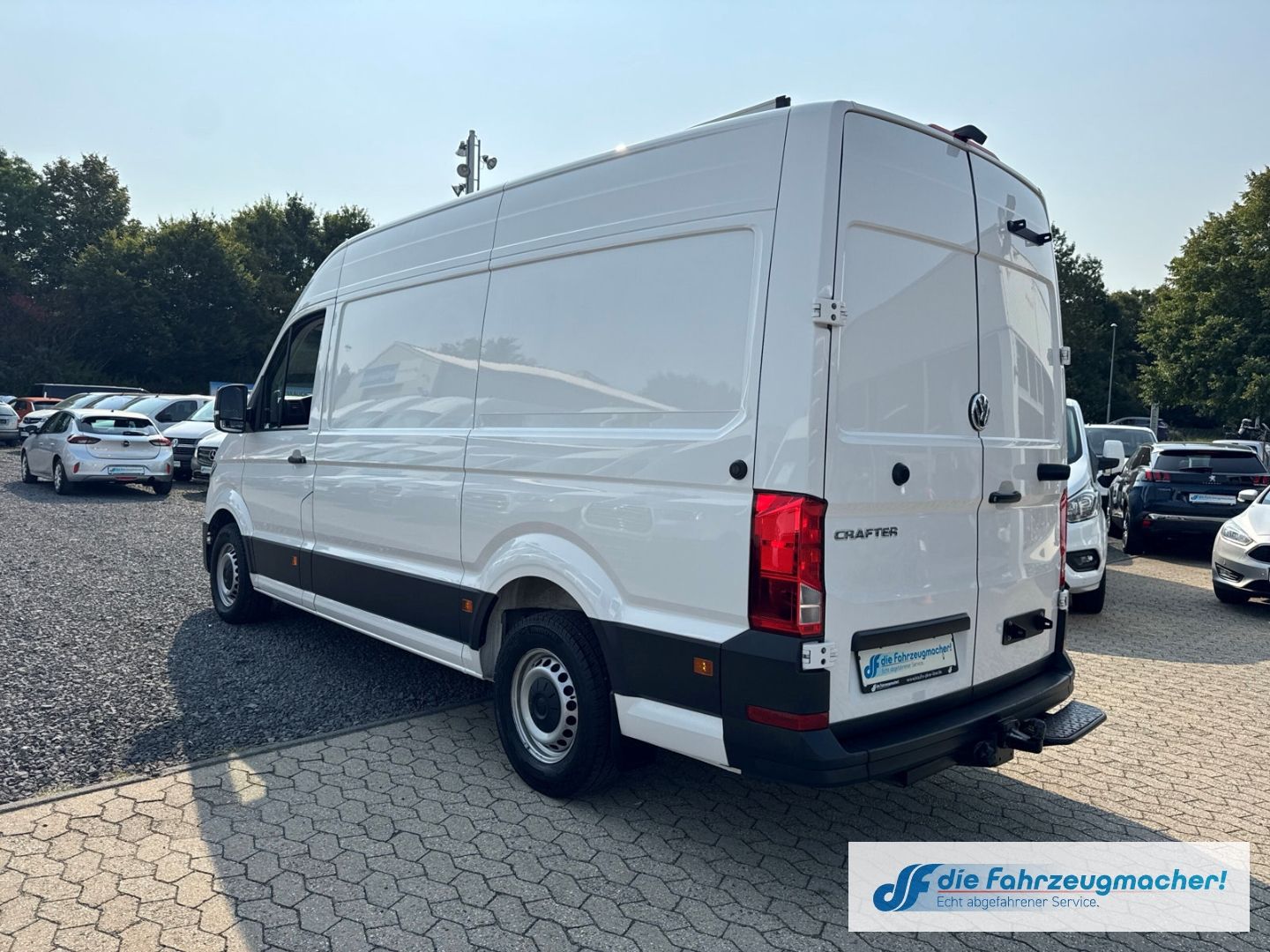Fahrzeugabbildung Volkswagen Crafter Kasten 35 mittellang Hochdach RWD 2.0 TD