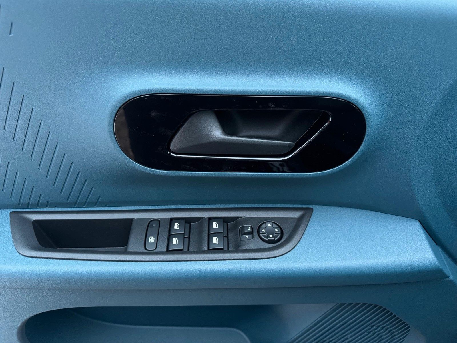 Fahrzeugabbildung Fiat Grande Panda 1.2 110PS Business Edition Navi