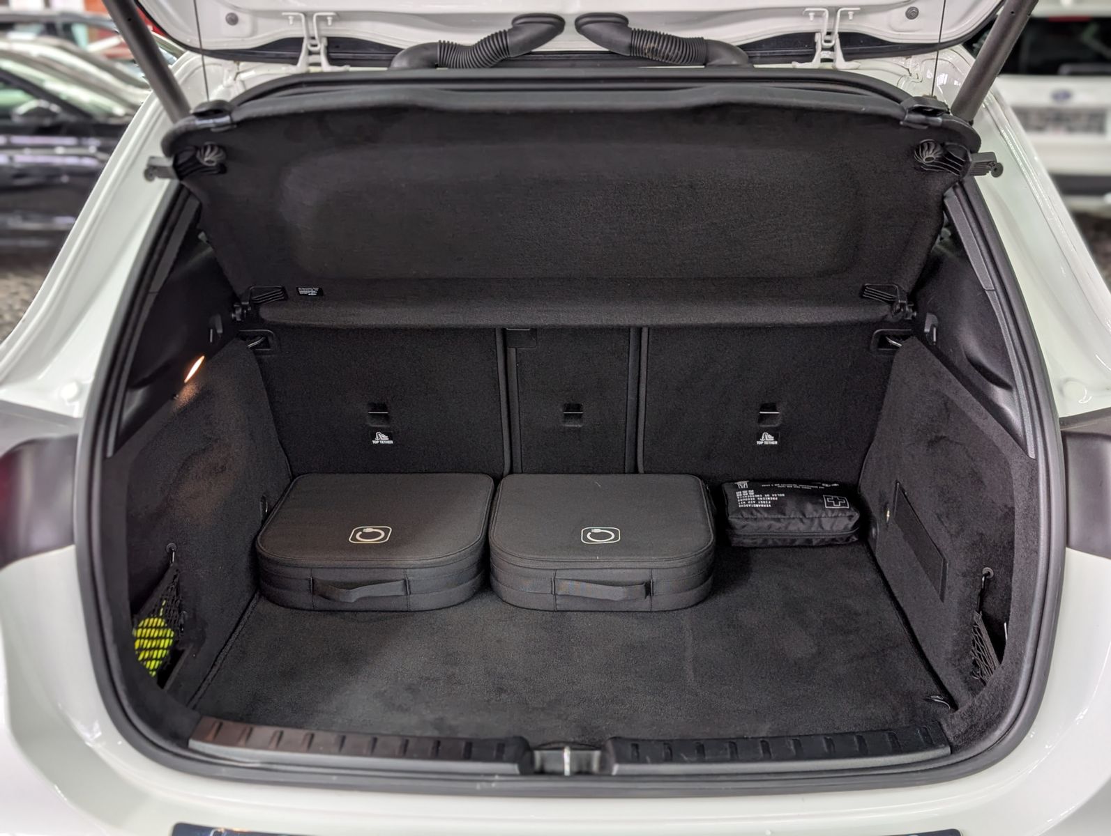 Fahrzeugabbildung Mercedes-Benz GLA 250 e LED LEDER AHK SHZ MFL VIRT KAM WinterP