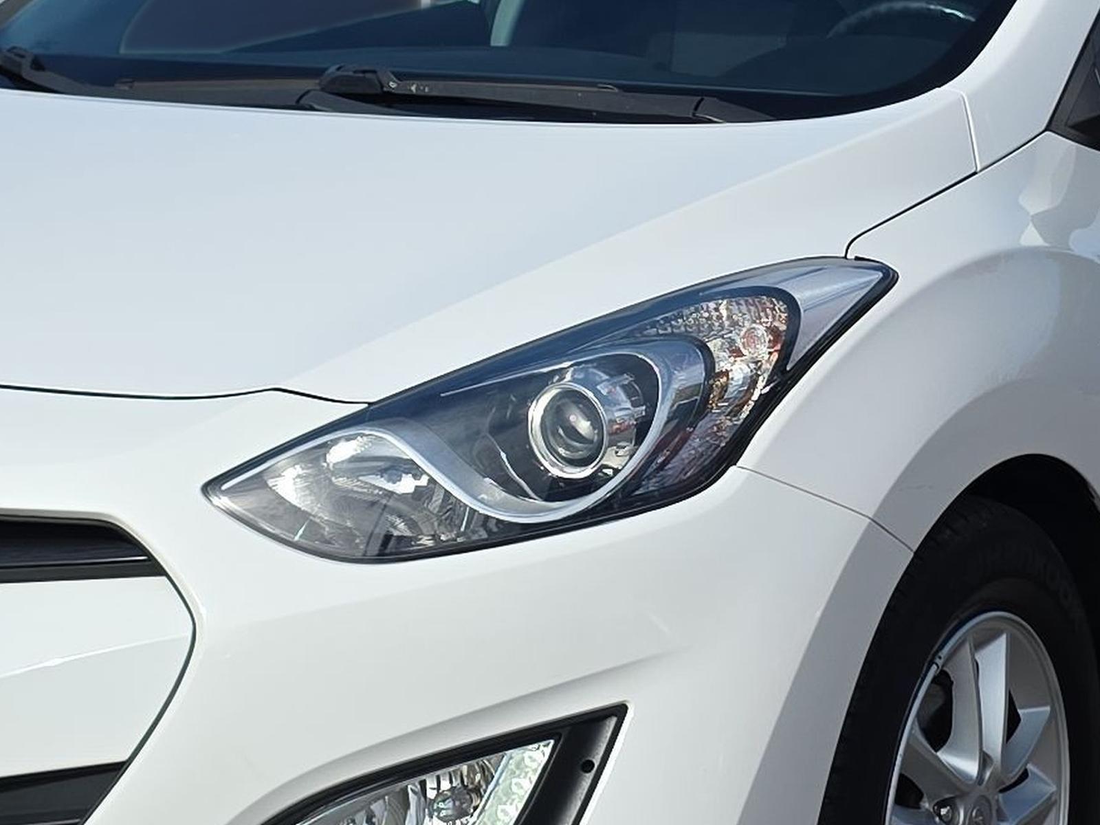 Hyundai i30 1.4 Classic Sitzheizung PDC Bluetooth Klima