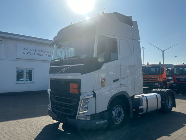 Volvo FH 500 Globetrotter XL 2 Tanks Lane Guard ADR