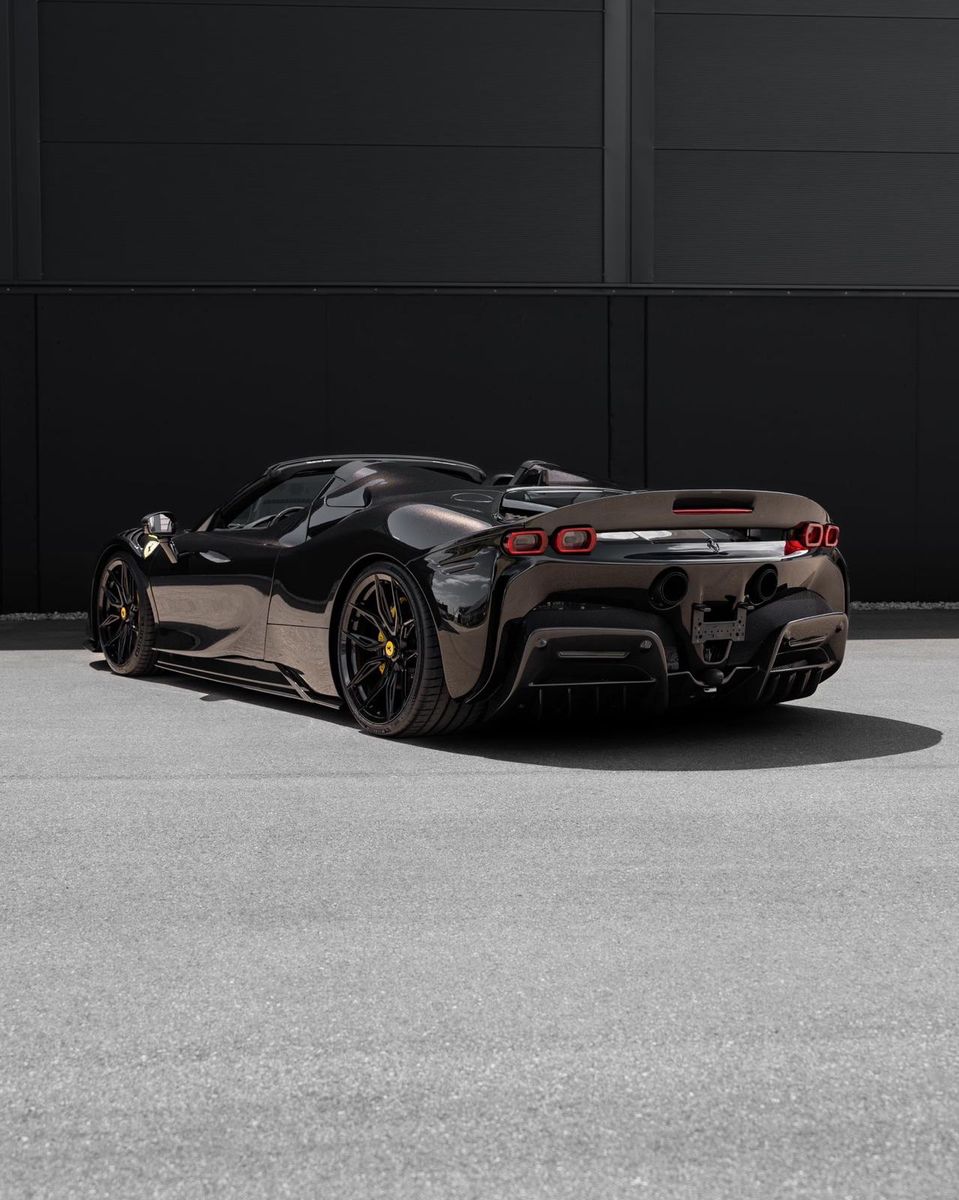 FERRARI SF90