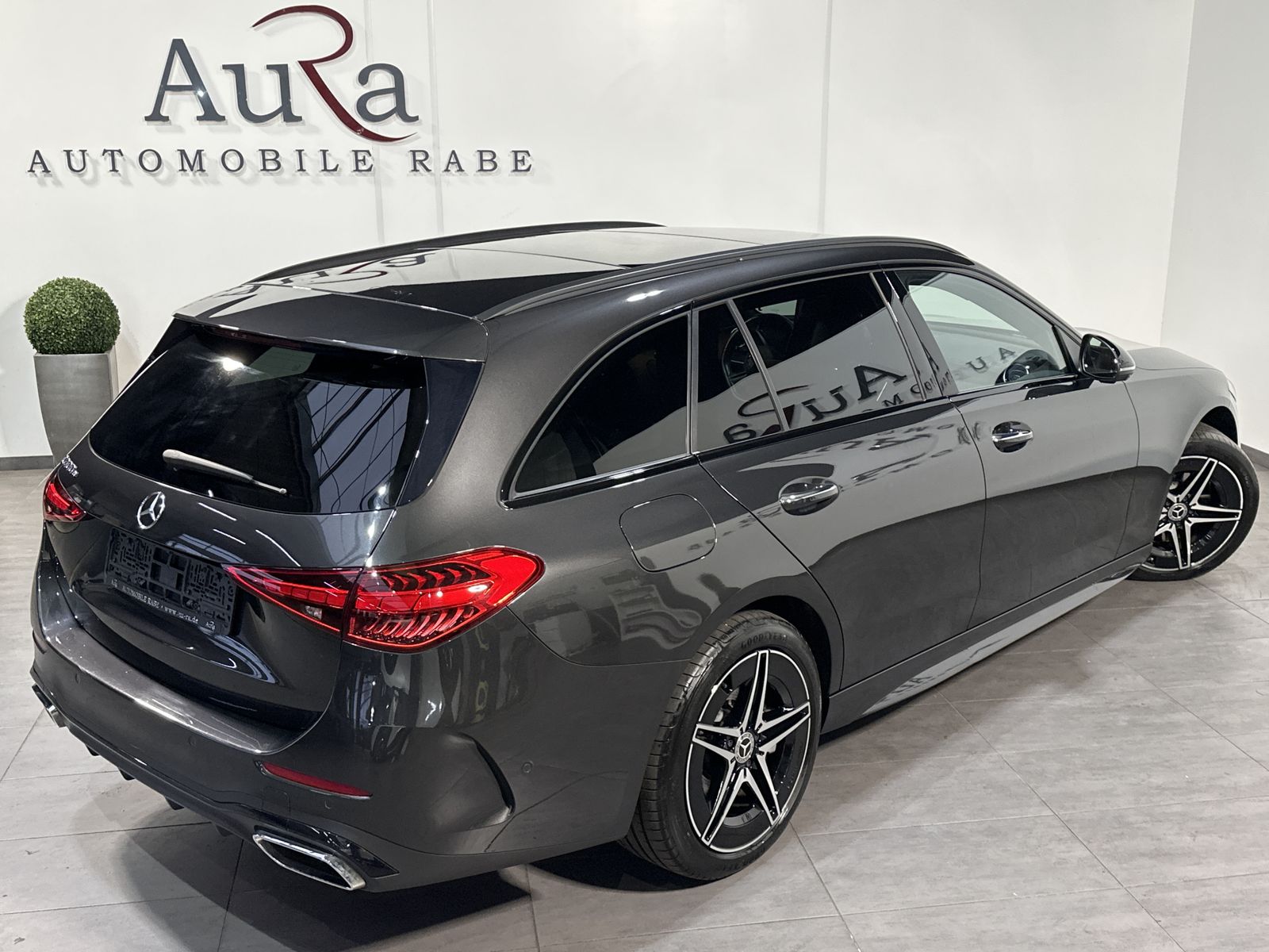 Fahrzeugabbildung Mercedes-Benz C 300e T AMG-Line NAV+LED+PANO+360°+DISTRONIC+PP