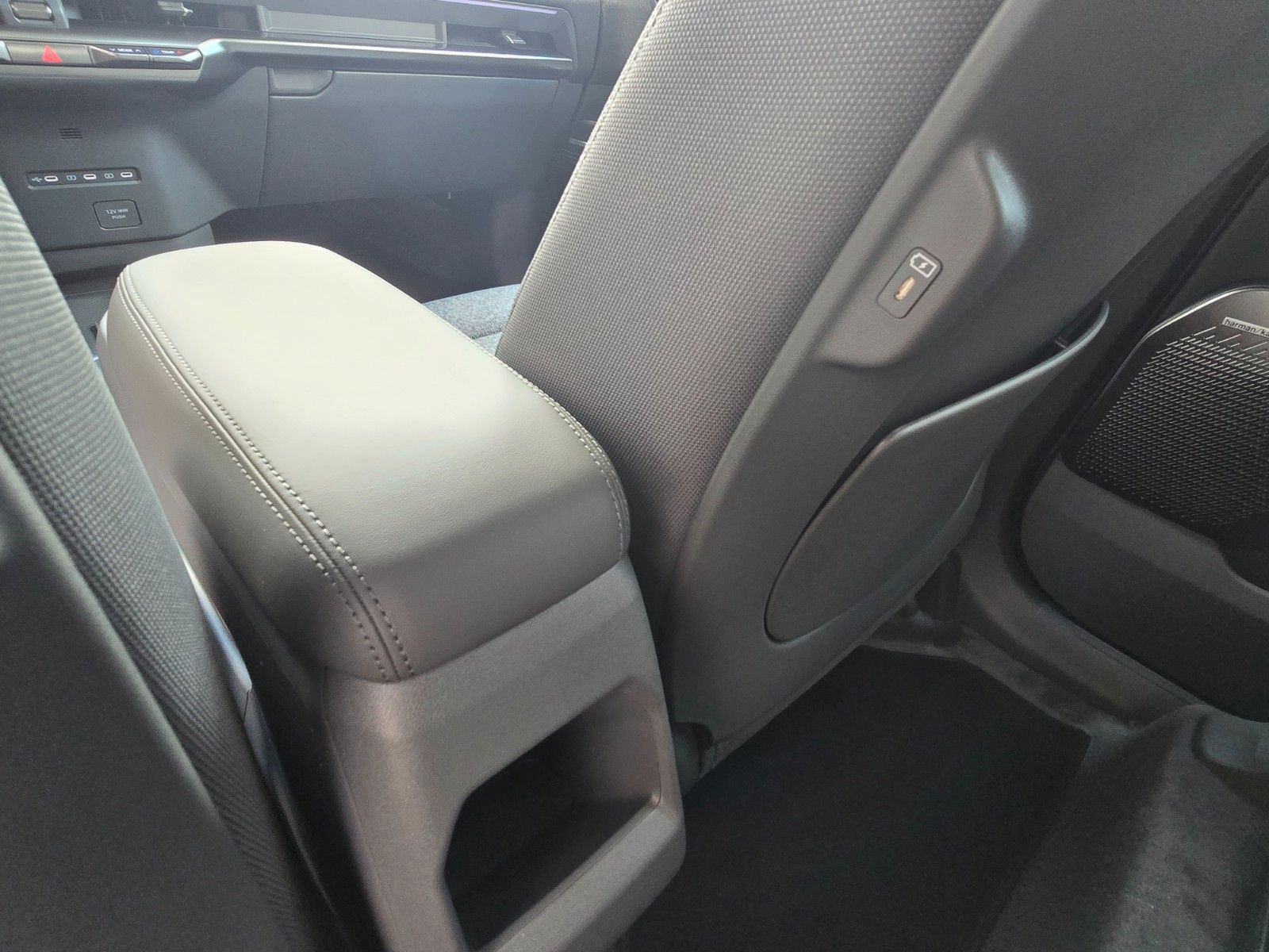 Fahrzeugabbildung Kia EV2 42.2 4S EARTH WIC 22AC TEC DWP DES
