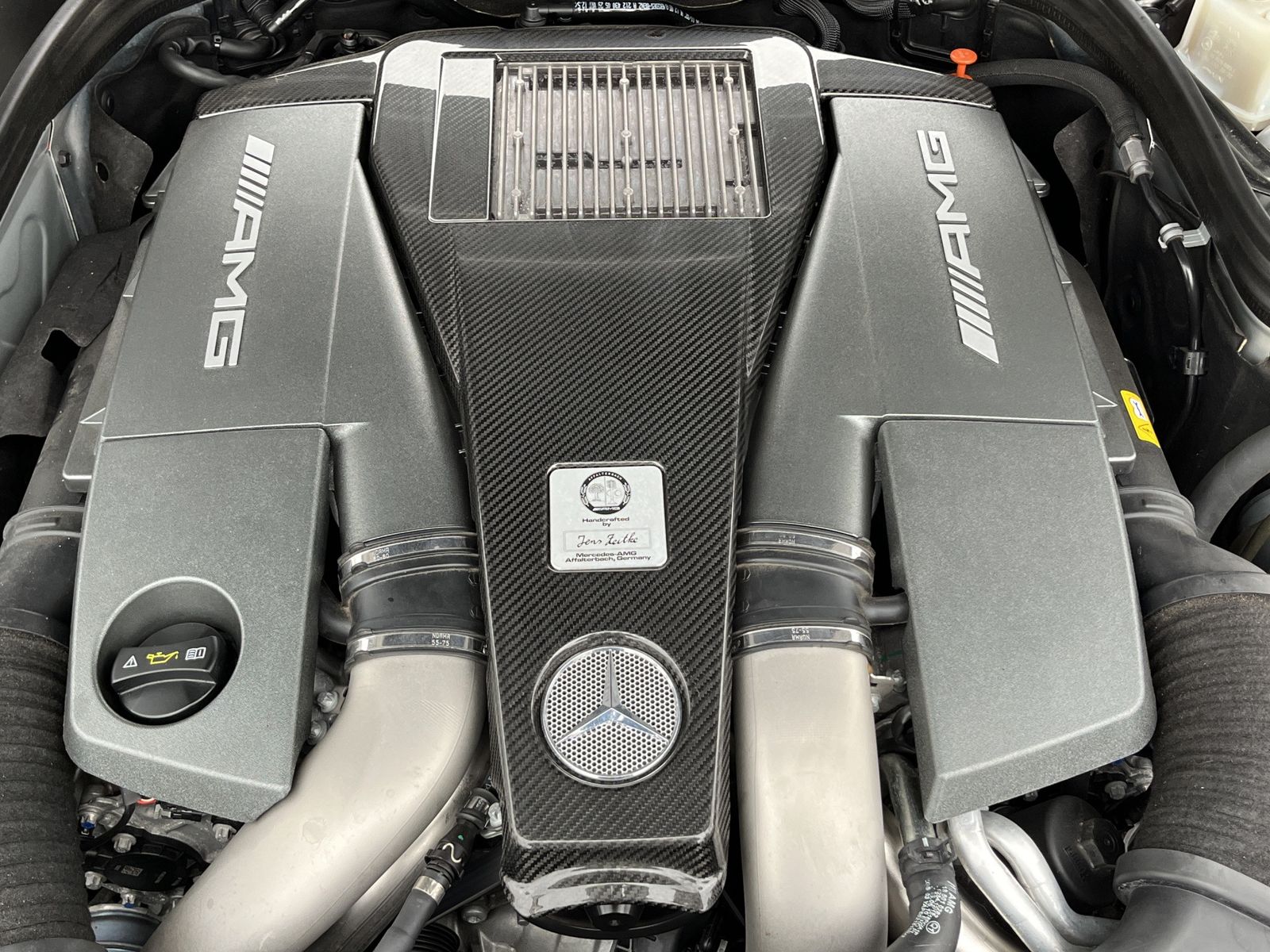 Fahrzeugabbildung Mercedes-Benz E 63 AMG*Perf*Harman*Keramik*Keyless*