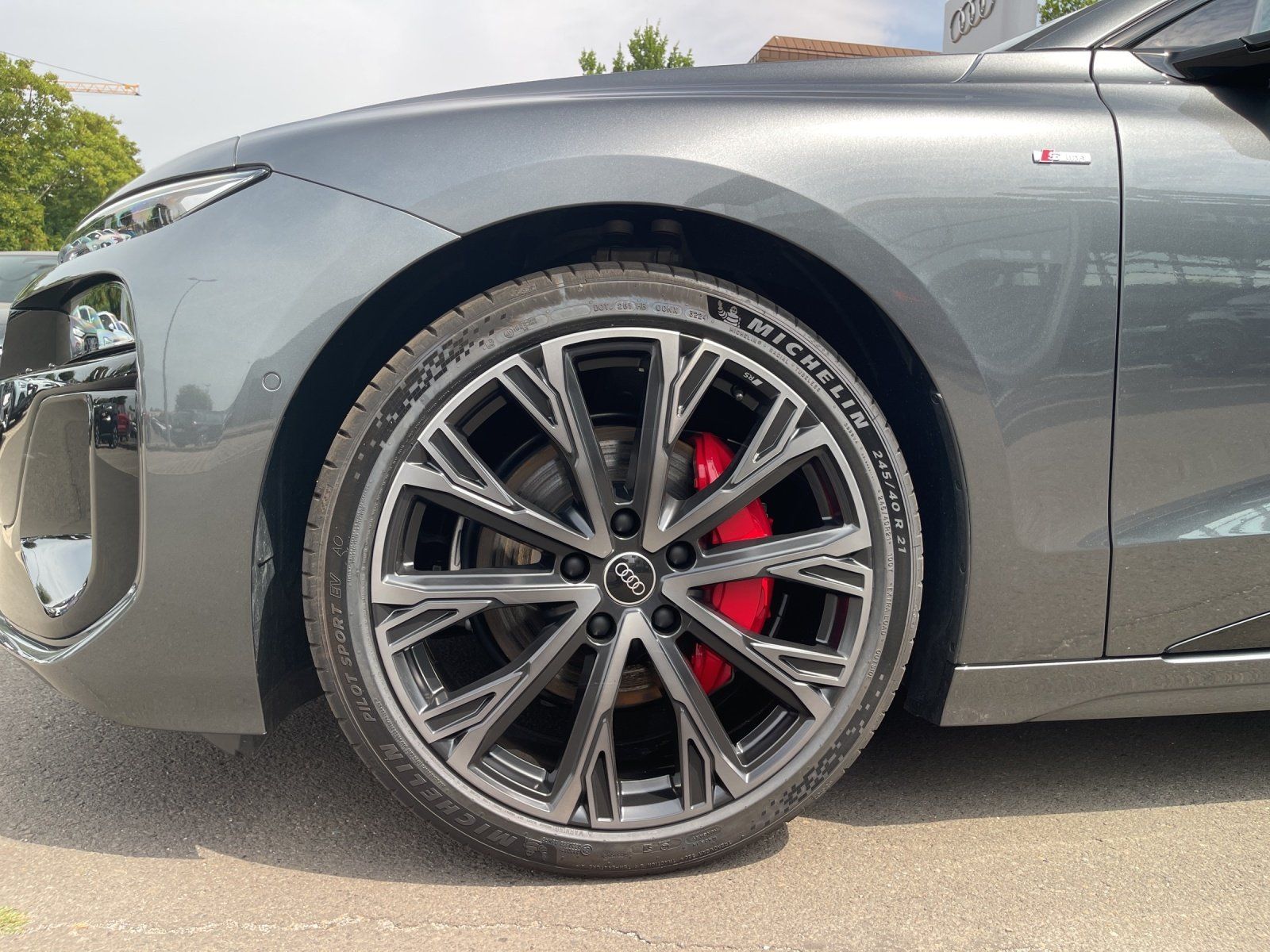 Fahrzeugabbildung Audi A6 Avant e-tron edition one edition one grey e-t