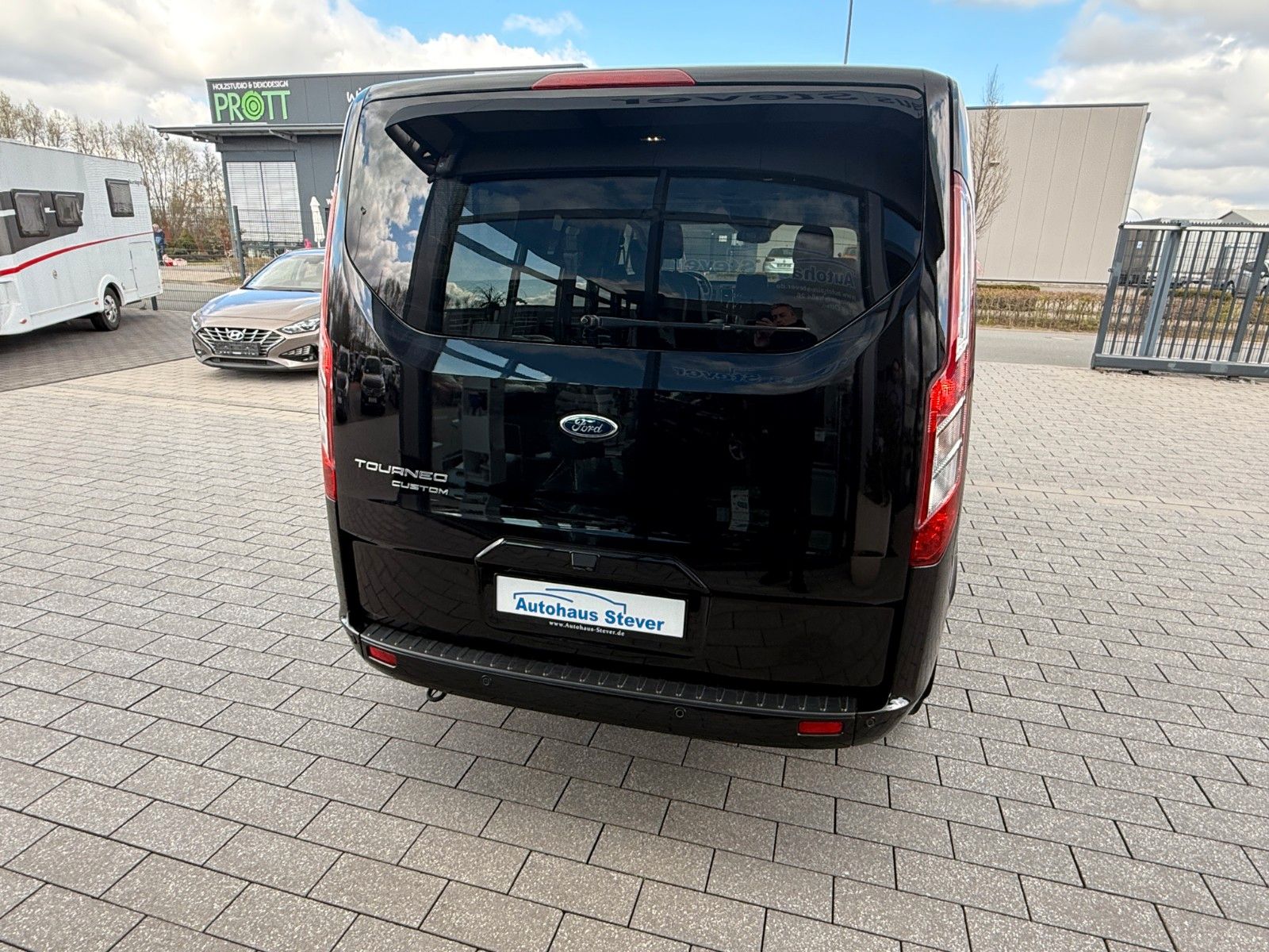 Fahrzeugabbildung Ford Transit/Tourneo Custom Kombi 320 L2 Tourneo Tita