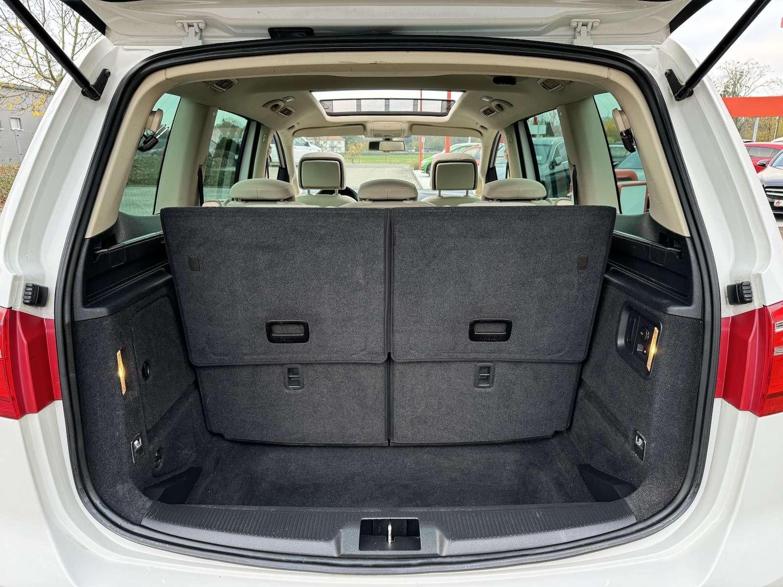 Fahrzeugabbildung SEAT Alhambra 7 Sitzer/Xenon/Navi/DAB/Pano/StandHz...