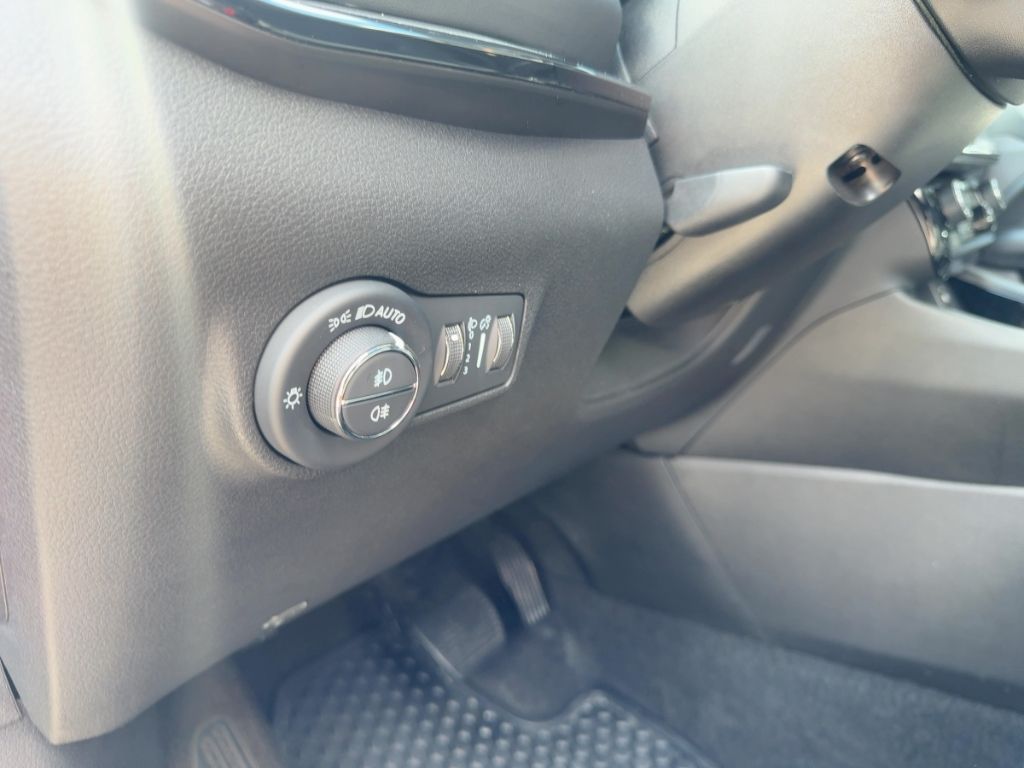 Fahrzeugabbildung Jeep Compass AUTOMATIK  WINTERPAKET  LED SCHEINWERFER