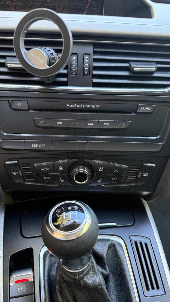 Audi A4 2009 — photo 15