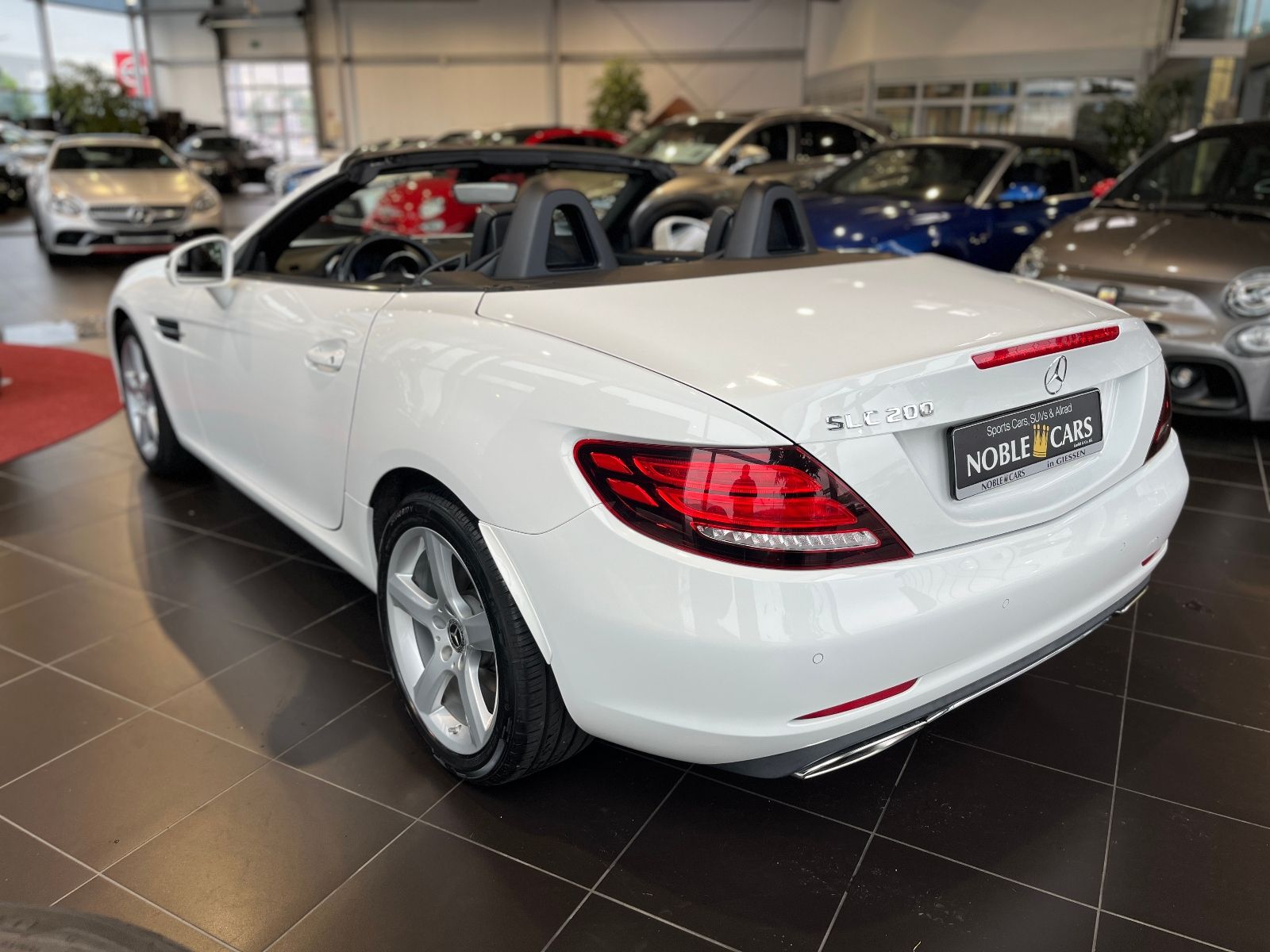 Fahrzeugabbildung Mercedes-Benz SLC 200 KLIMA NAV SHZ PDC ALU