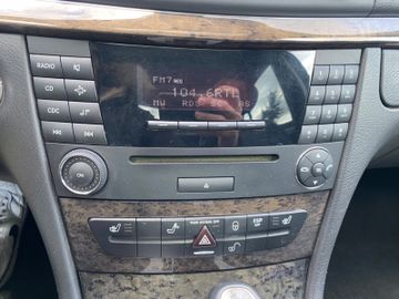 Fahrzeugabbildung Mercedes-Benz E 200 Kompressor Avantgarde*SHZ*PDC*Tempomat*