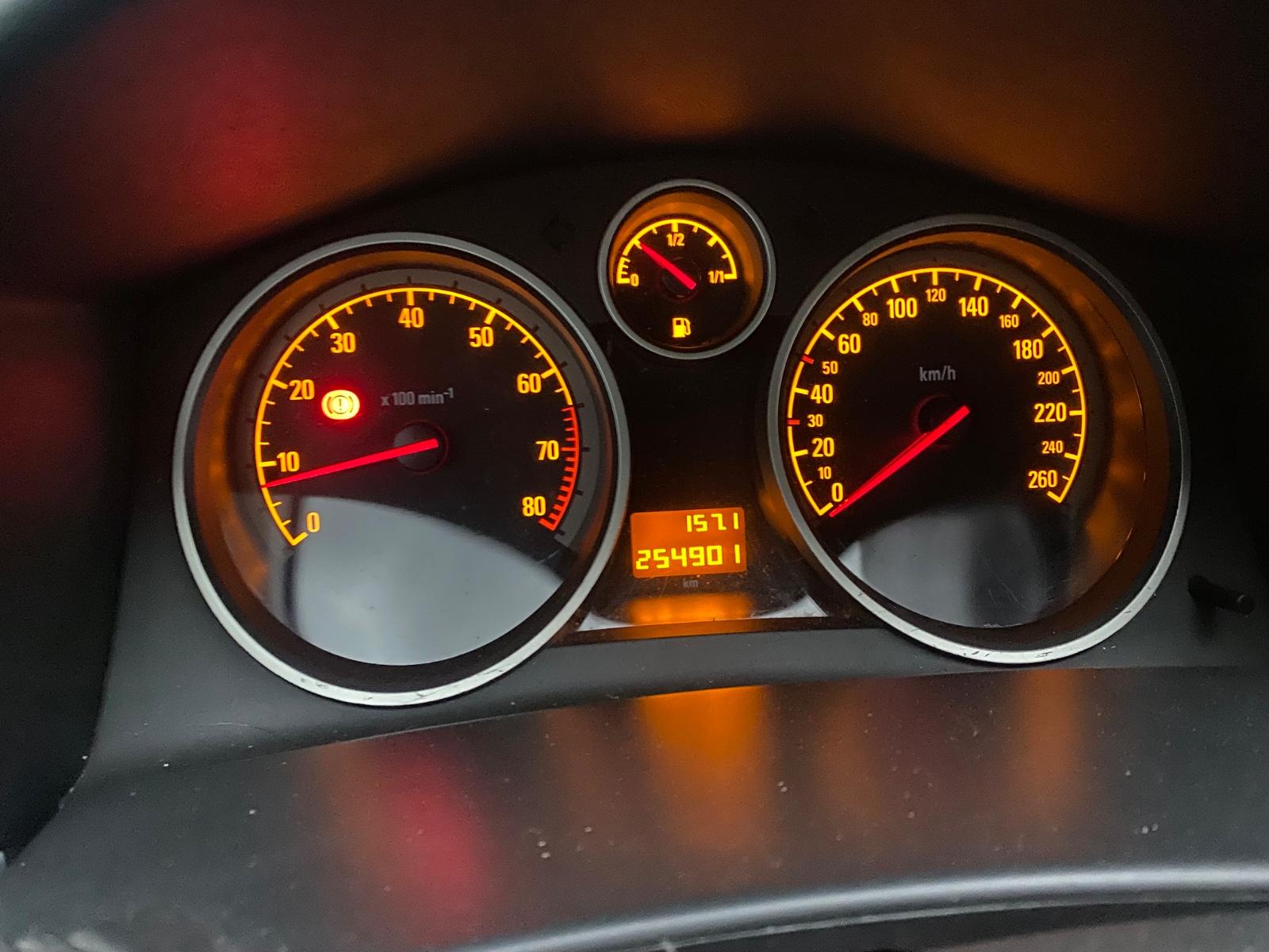 Opel Astra 2006 — engine 1.598 cm³, 105 HP (77kW)