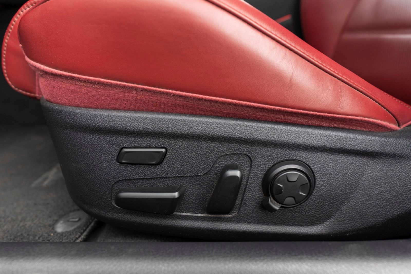 Fahrzeugabbildung Kia Stinger 3.3 T-GDI AWD GT HUD ACC 360° CARPLAY