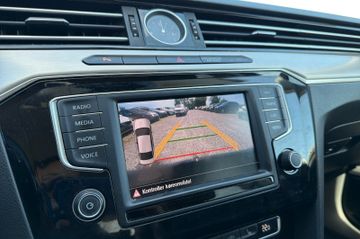 Volkswagen Passat - 11