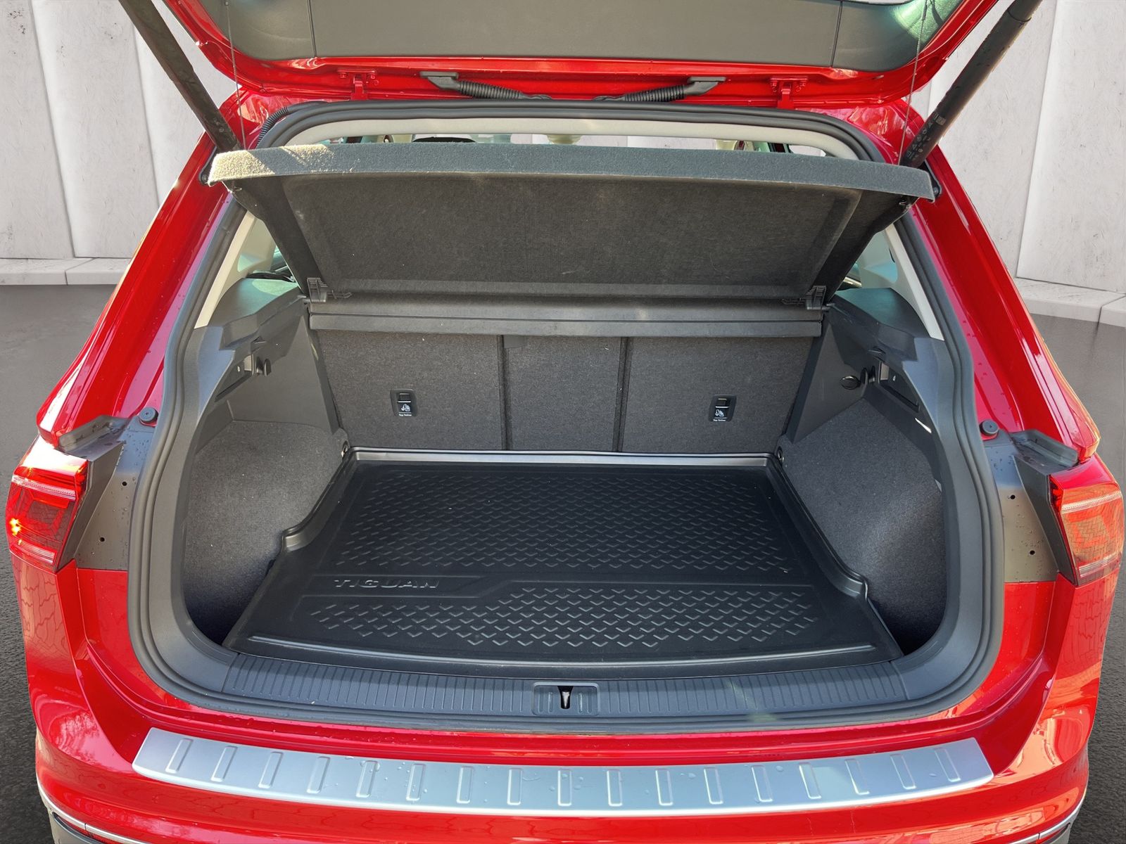 Fahrzeugabbildung Volkswagen Tiguan 1.5 TSI DSG*Elegance*SHZ*LHZ*IQ-Light**