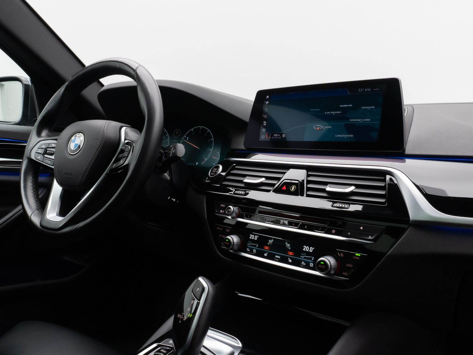 Fahrzeugabbildung BMW 540i xD SportLine Panorama HUD DAB HiFi 4xKlima