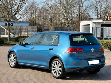 Volkswagen Golf - 9