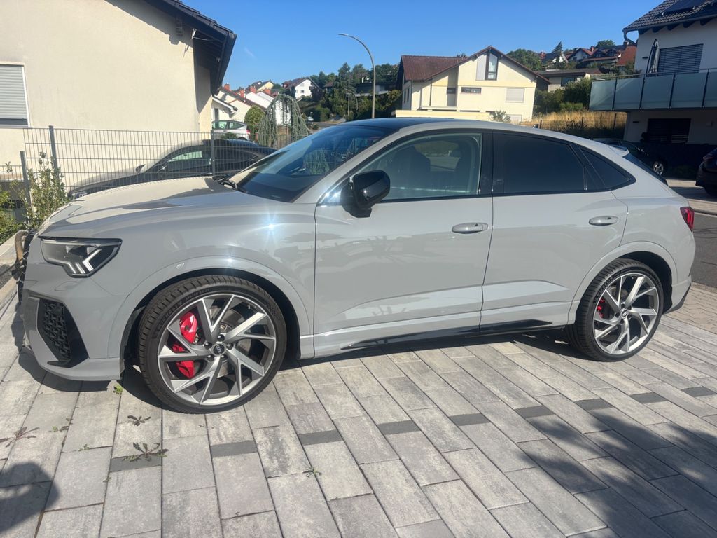 Image of Audi RSQ3