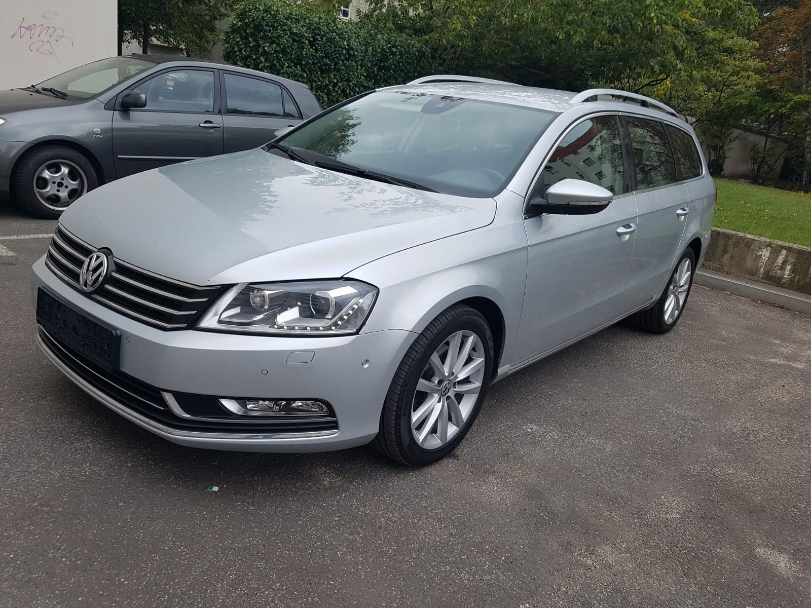 Volkswagen Passat 2011 — rear view