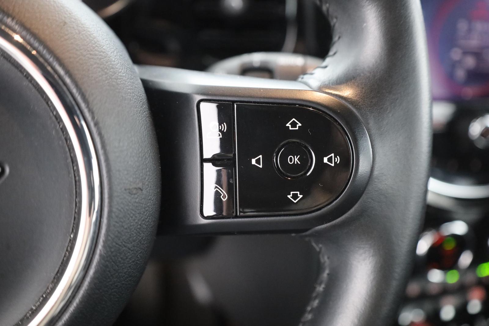 MINI Cooper 1.5 Classic Trim LED Navi Kamera Leder