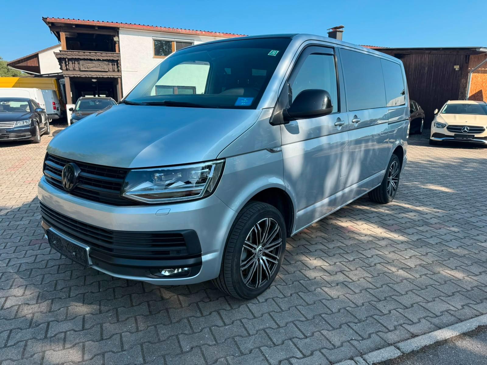 Volkswagen T6 Transporter Bus Caravelle Comfortline