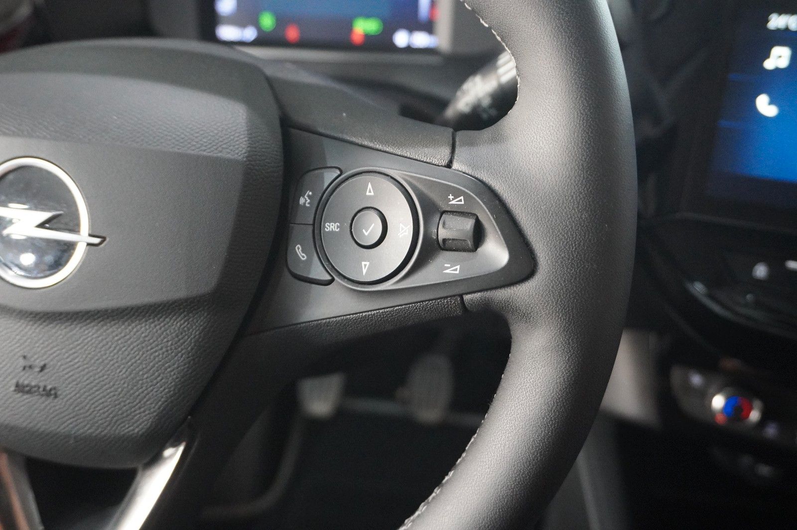 Fahrzeugabbildung Opel Corsa F 1.2 FACELIFT NAVI/LED/KAMERA/VIRTU./DAB+