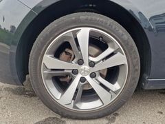 Fahrzeugabbildung Peugeot 308 SW Allure Navi LED Pano SiHz PDC Tempo