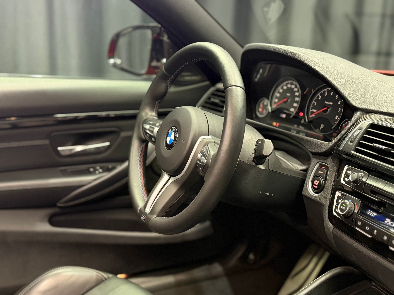 Fahrzeugabbildung BMW M4 Coupe |LCI|INDIVIDUAL|AULITZKY|KW|H/K|