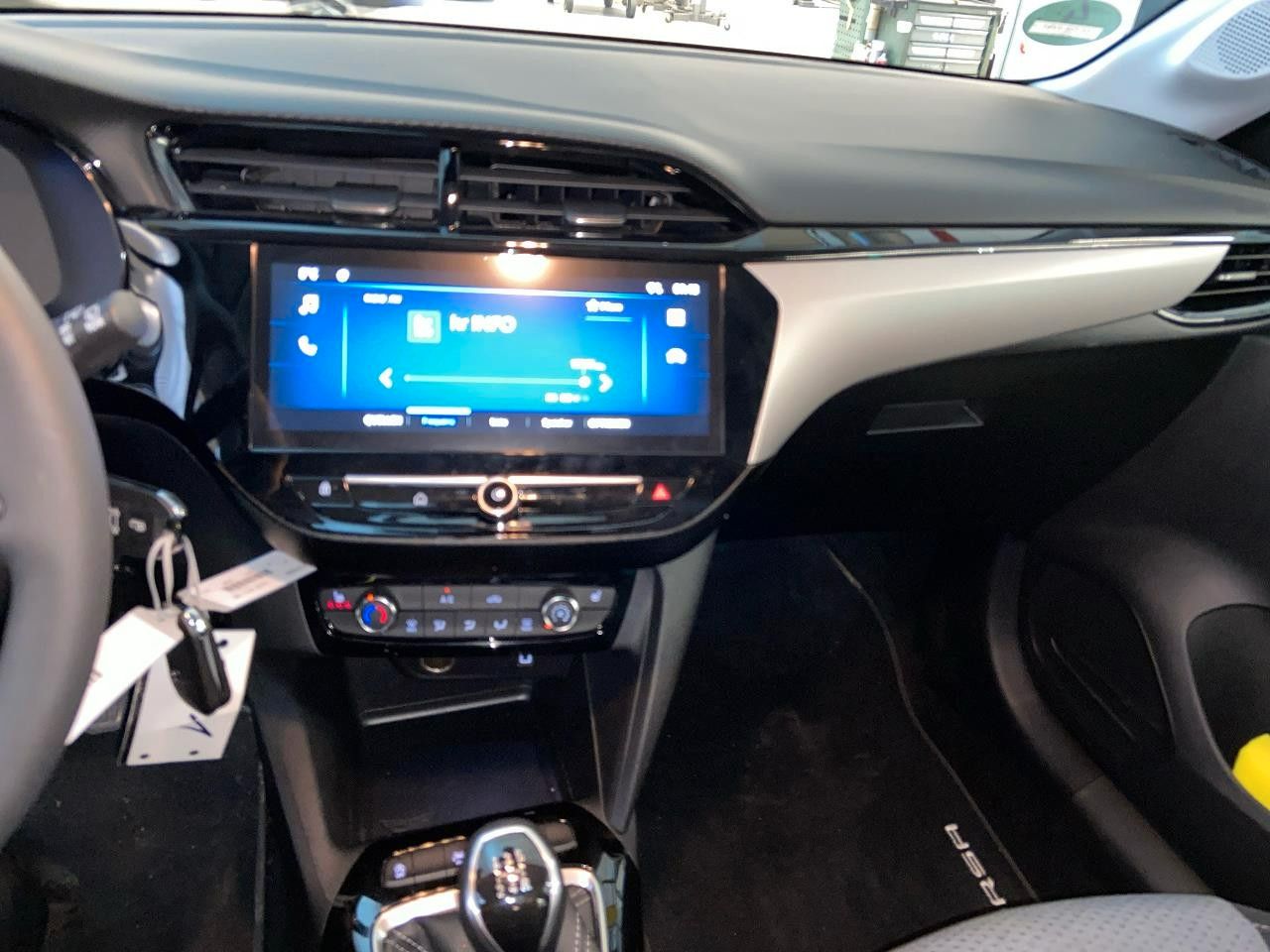 Fahrzeugabbildung Opel Corsa F 12L-75 PS/Allwetter/Kamera!
