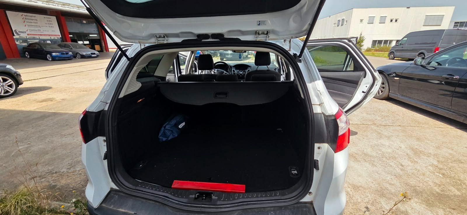 Ford Focus 2013 — photo 8