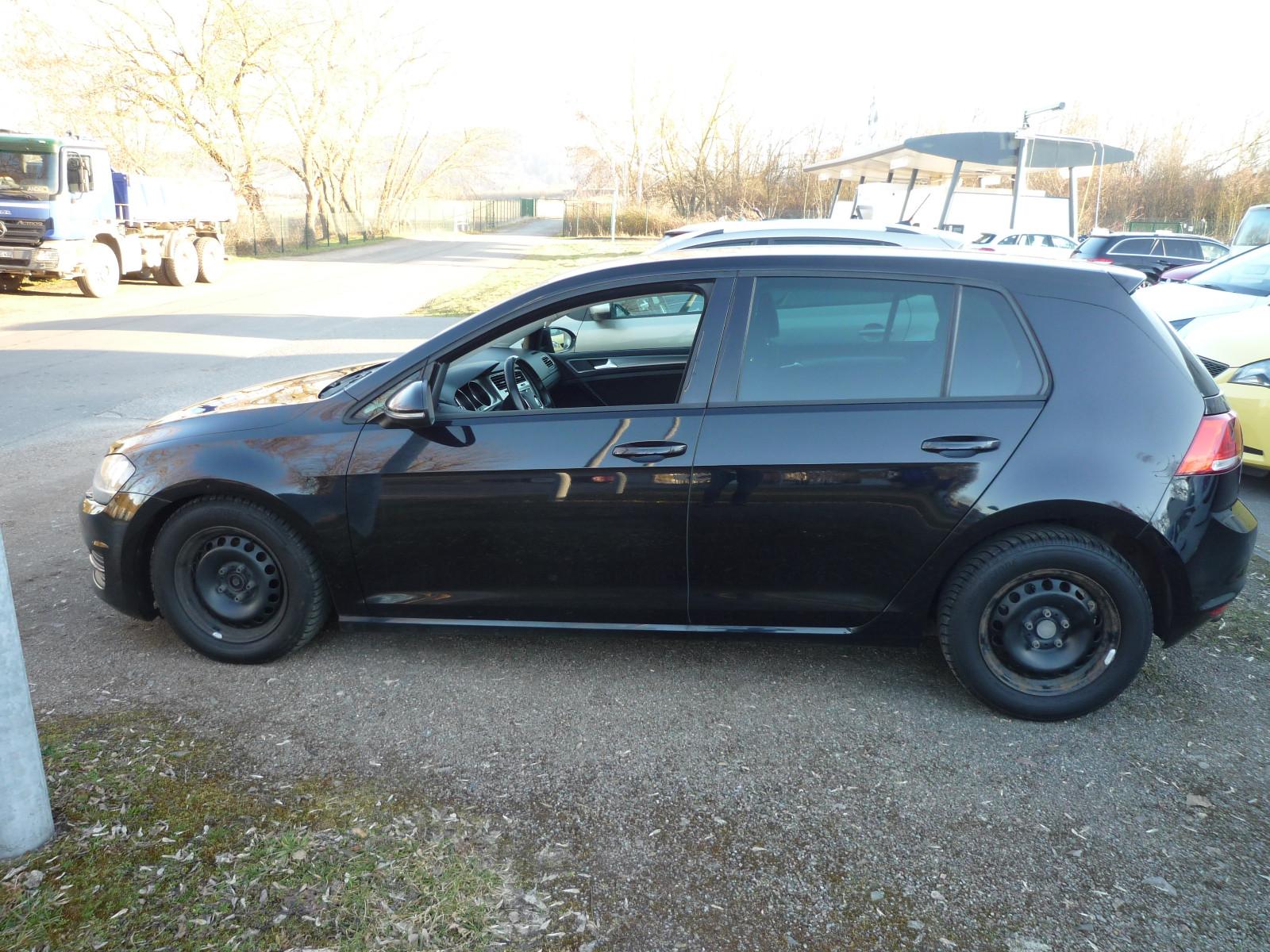 Volkswagen Golf VII Lim. Trendline BMT