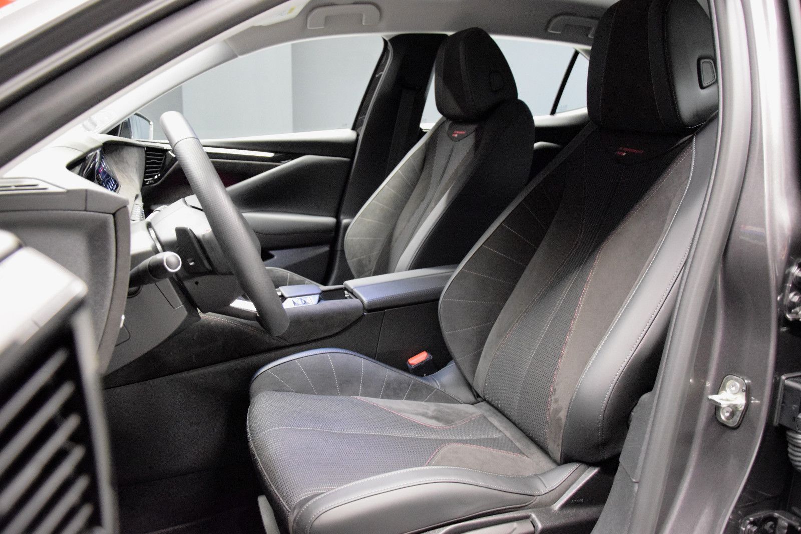 Fahrzeugabbildung DS Automobiles DS4 Performance Line Kamera Sitzheizung