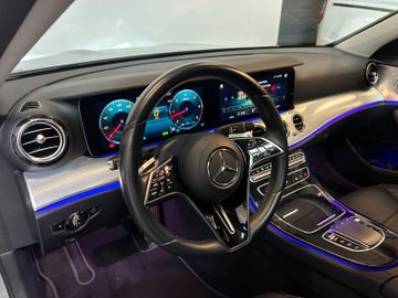 Mercedes E 220 - 12