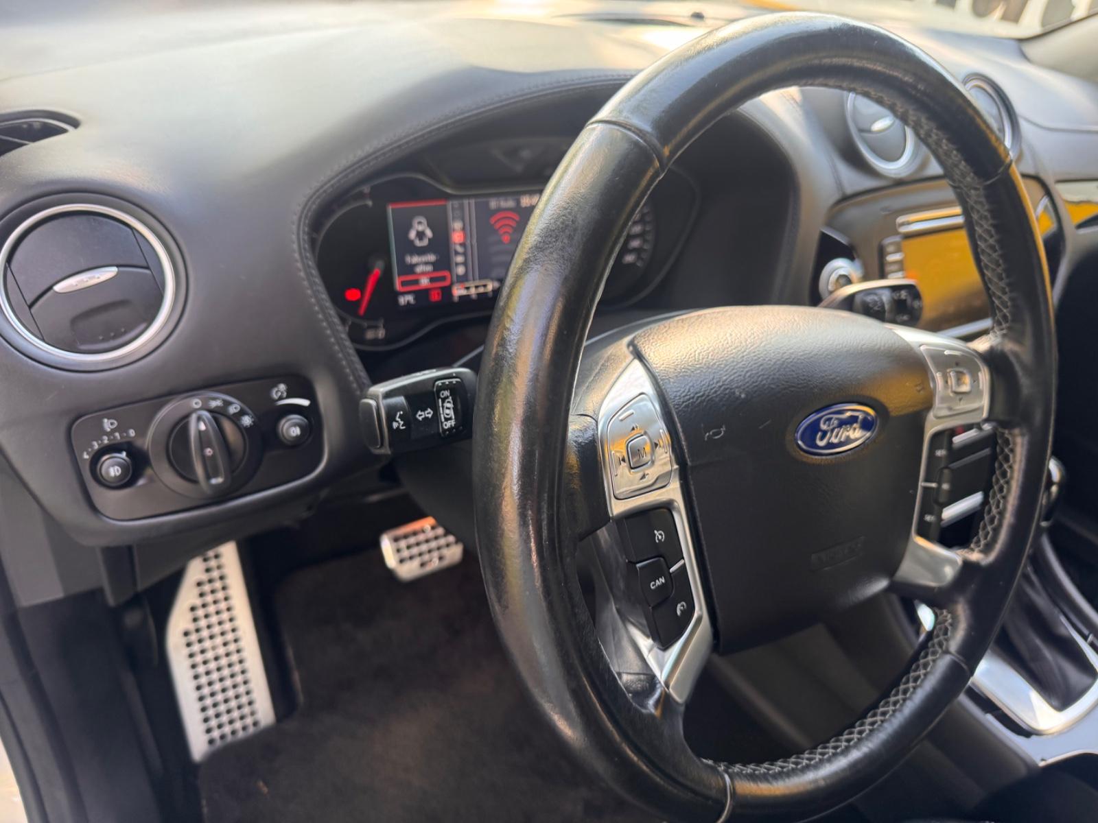 Ford Mondeo 2014 — photo 16