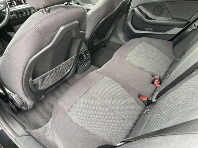 Fahrzeugabbildung BMW 118 i Advantage Autom. Navi, Sitzheizung, Tempom