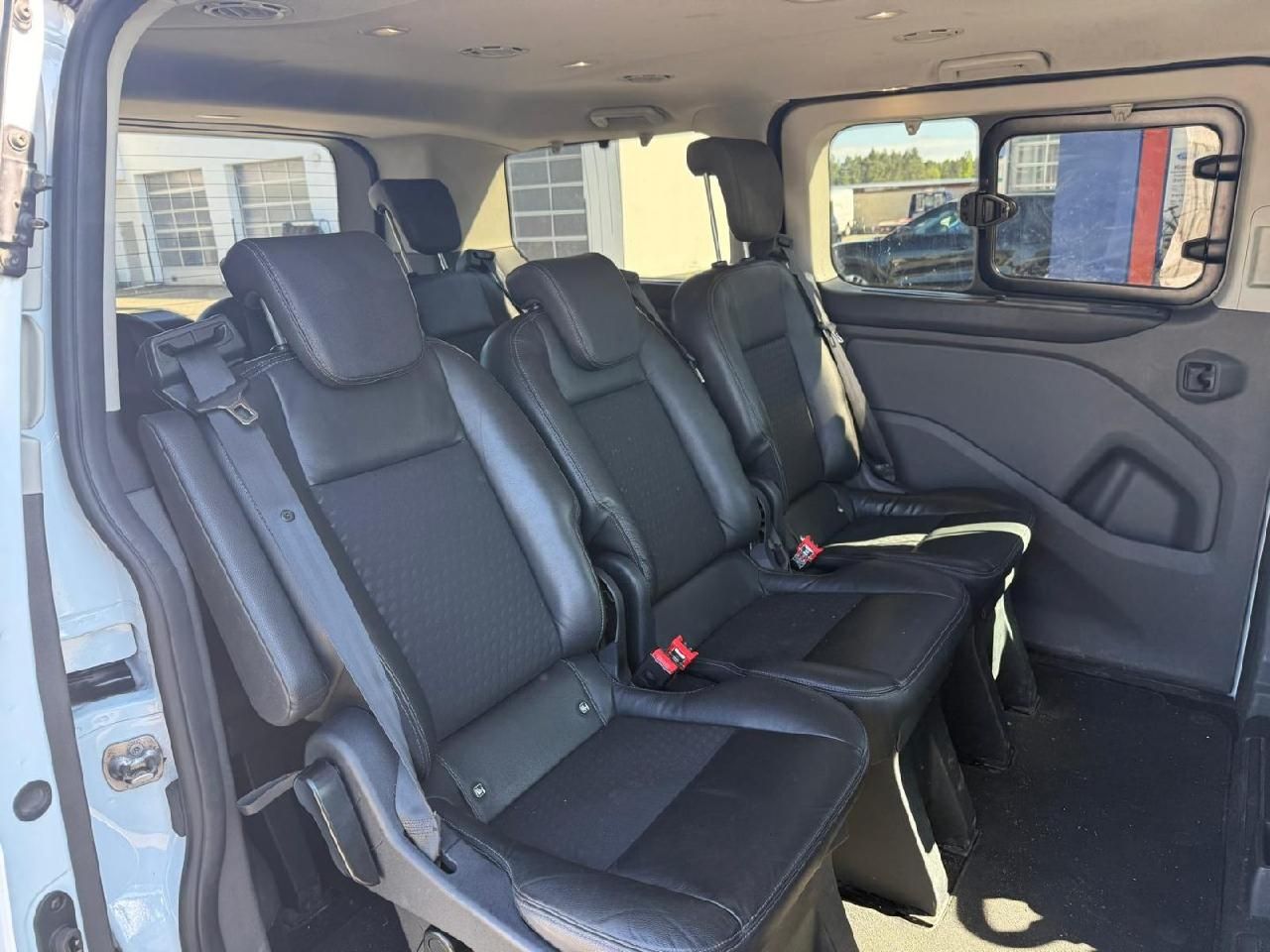 Fahrzeugabbildung Ford Transit/Tourneo Custom Kombi 320 L1 Tourneo Spor