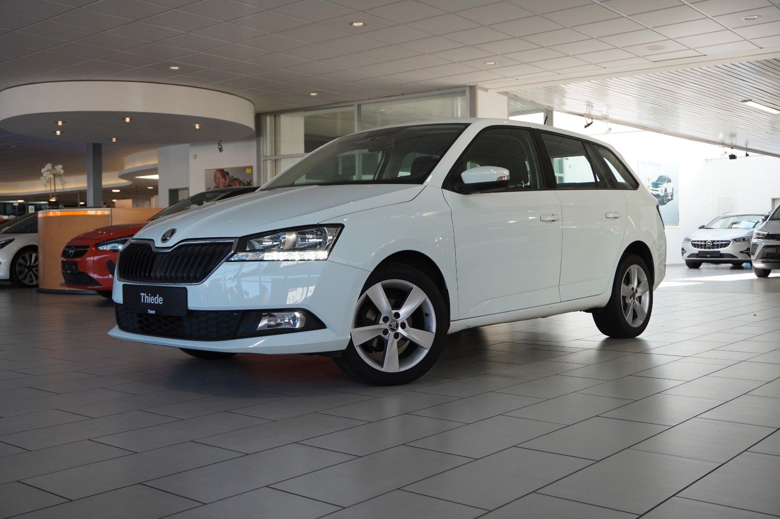 Fahrzeugabbildung SKODA Fabia 1.0 TSI COMBI COOL PLUS LED/SHZ/PDC/DAB+